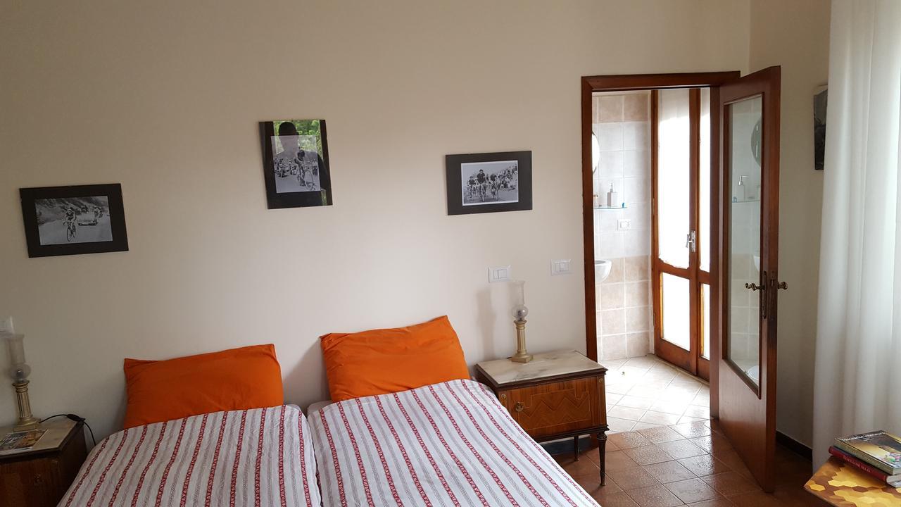 Bedandbiking Panzió Cortona Kültér fotó